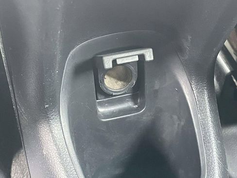 Used 2021 Honda HR-V LX image 11