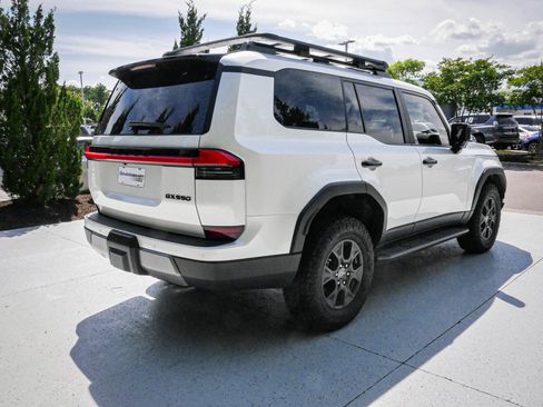 Used 2024 Lexus GX 550 AWD/4WD image 10