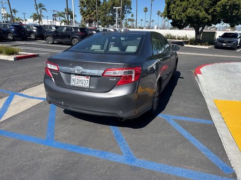Used 2012 Toyota Camry XLE w/ Leather Pkg image 21