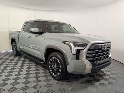 Used 2024 Toyota Tundra Limited w/ Power Package RWD image 4