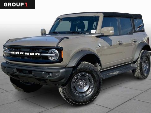 Certified 2025 Ford Bronco Outer Banks w/ Sasquatch Package image 1