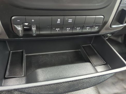 Used 2018 RAM 2500 Tradesman w/ Chrome Appearance Group AWD/4WD image 17