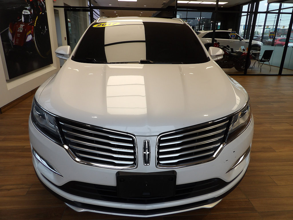 Used 2017 Lincoln MKC Reserve AWD/4WD image 2