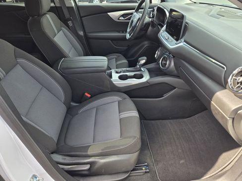 Used 2025 Chevrolet Blazer LT image 15