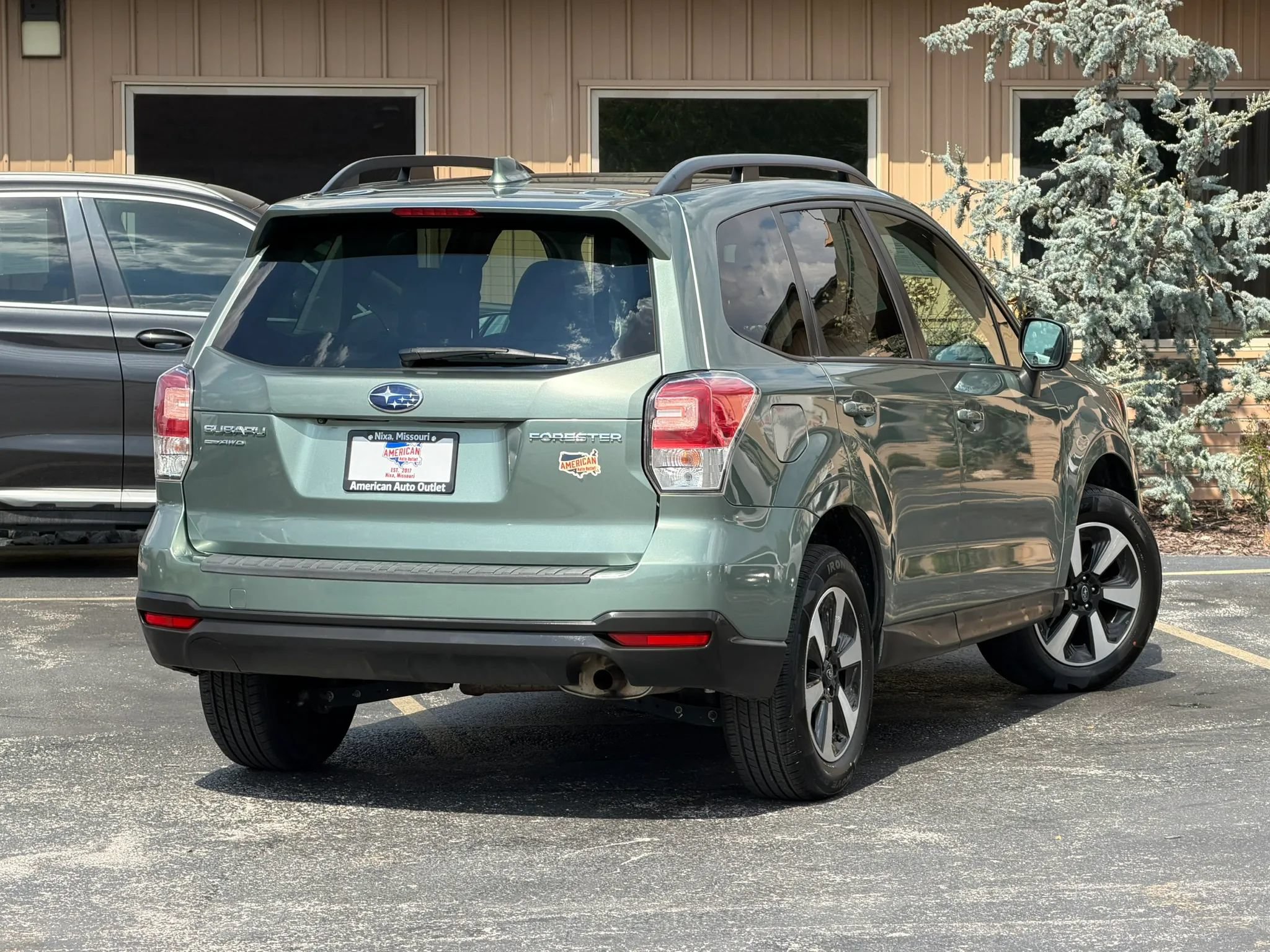 Used 2018 Subaru Forester 2.5i Premium w/ All-Weather Package AWD/4WD image 46