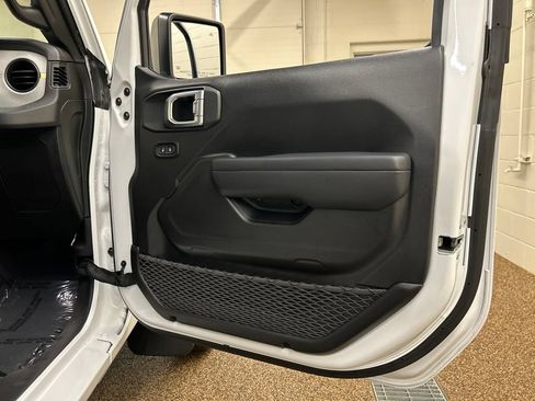 Used 2024 Jeep Wrangler Sport AWD/4WD image 14