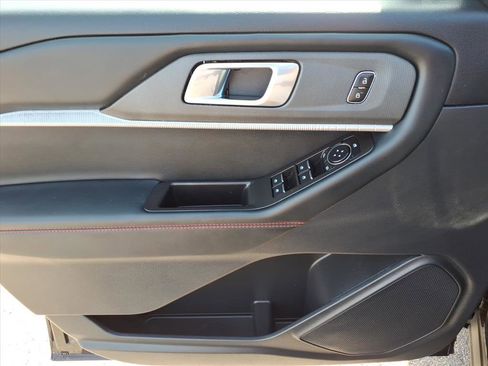 Used 2025 Ford Explorer ST-Line image 10