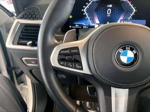 Used 2025 BMW X7 xDrive40i w/ M Sport Package AWD/4WD image 22