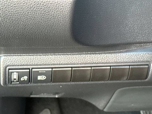 Used 2025 Toyota Corolla SE FWD image 22