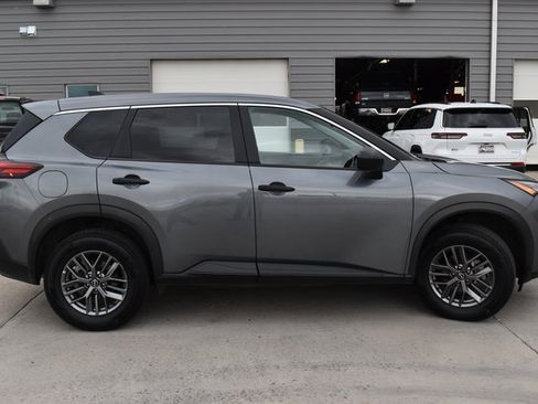 Used 2023 Nissan Rogue S image 4