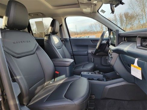 New 2025 Ford Maverick Lariat w/ Black Appearance Package image 23