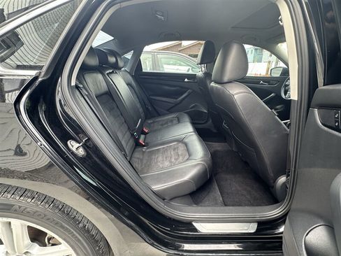 Used 2014 Volkswagen Passat TDI SEL Premium FWD image 16