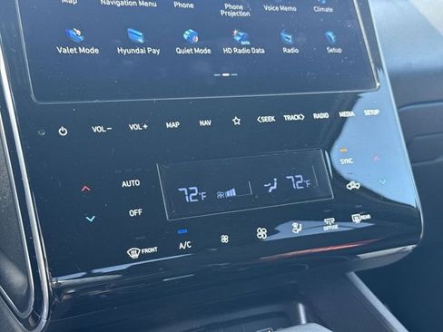 Used 2023 Hyundai Santa Cruz SEL Premium image 18