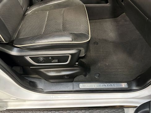 Used 2021 RAM 1500 Laramie image 98