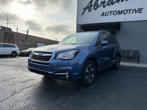 Used 2018 Subaru Forester 2.5i Limited AWD/4WD image 2
