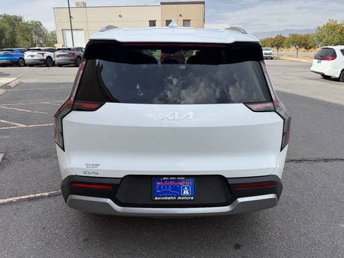 Used 2024 Kia EV9 Wind AWD/4WD image 8