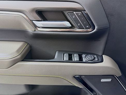 Used 2024 Chevrolet Silverado 1500 ZR2 w/ Technology Package image 18