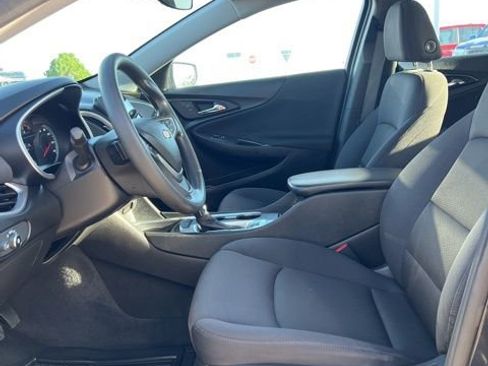Used 2023 Chevrolet Malibu LT FWD image 9