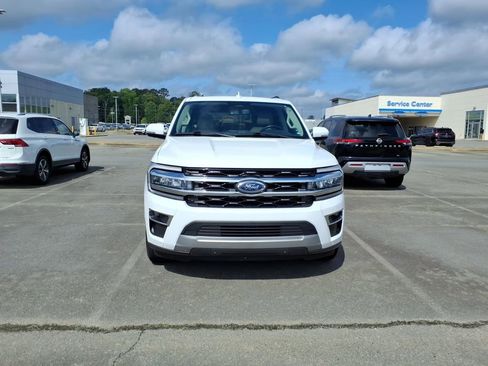 Used 2024 Ford Expedition Limited RWD image 2