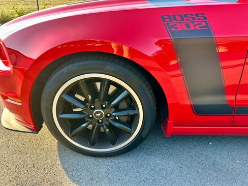 Used 2013 Ford Mustang Boss 302 w/ Boss 302 Accessory Pkg RWD image 8