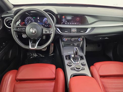 Used 2024 Alfa Romeo Stelvio Veloce AWD/4WD image 35