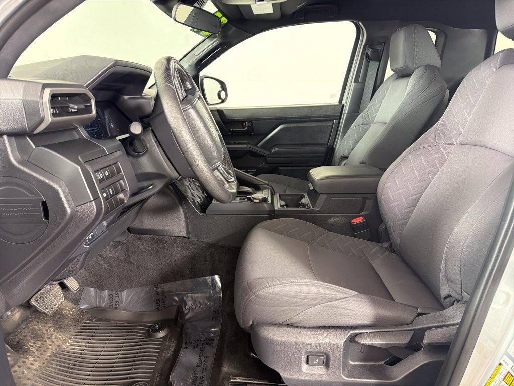 Used 2024 Toyota Tacoma SR AWD/4WD image 17
