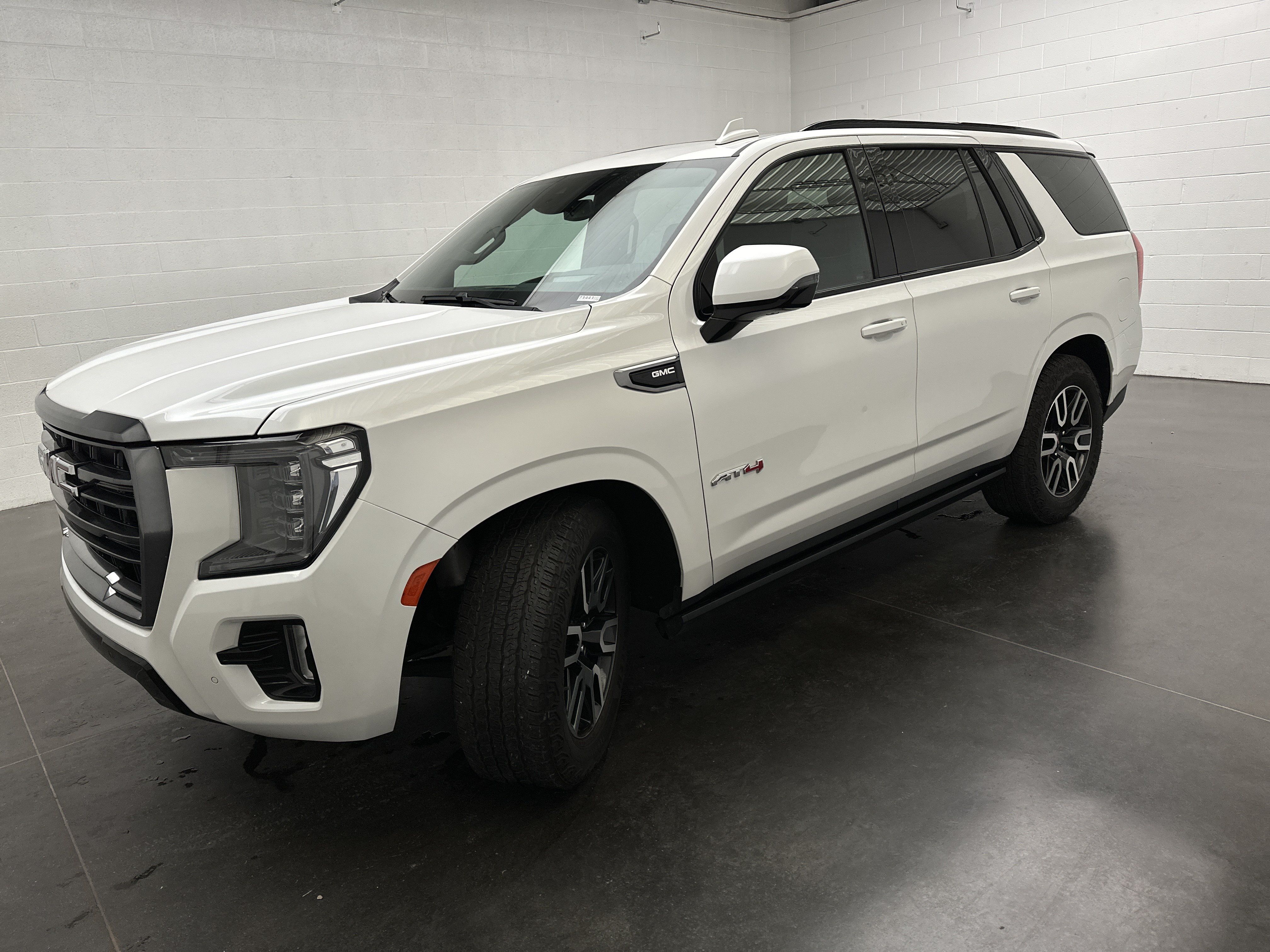 Used 2023 GMC Yukon AT4 w/ AT4 Premium Plus Package AWD/4WD image 5