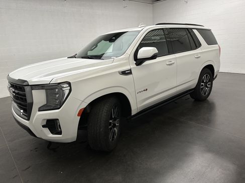 Used 2023 GMC Yukon AT4 w/ AT4 Premium Plus Package AWD/4WD image 5