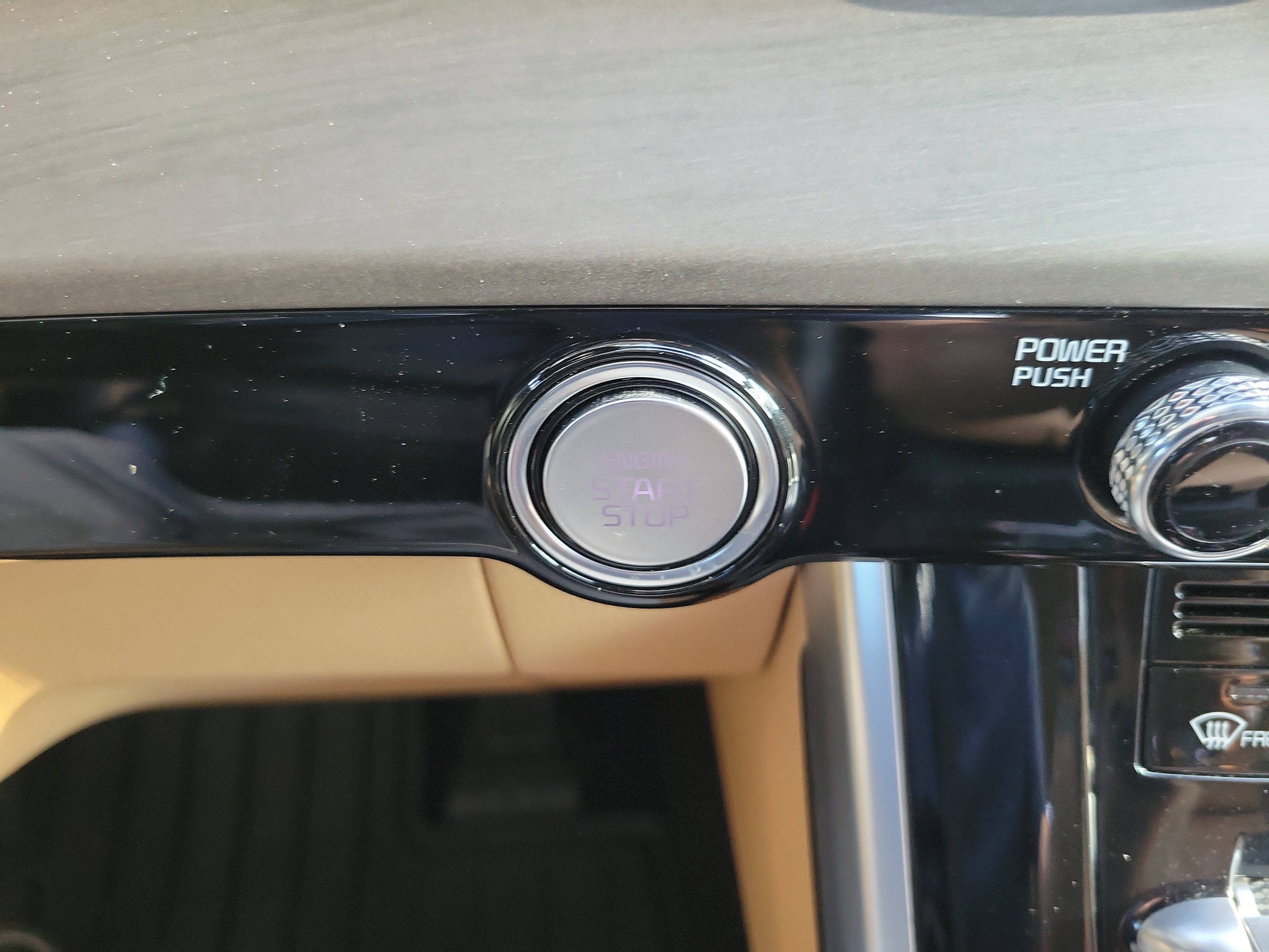 Certified 2023 Kia Carnival EX FWD image 32