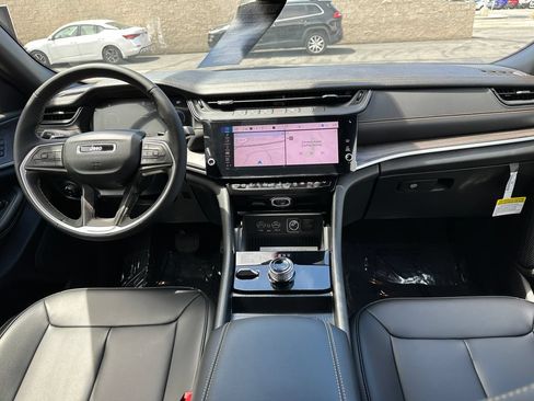 New 2026 Jeep Grand Cherokee L Limited AWD/4WD image 18