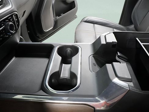 Used 2024 Chevrolet Silverado 2500 High Country w/ High Country Premium Package image 18