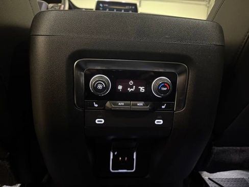 Used 2024 Chevrolet Tahoe High Country w/ Premium Package image 28