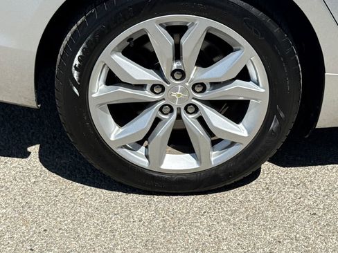 Used 2019 Chevrolet Impala LT image 9