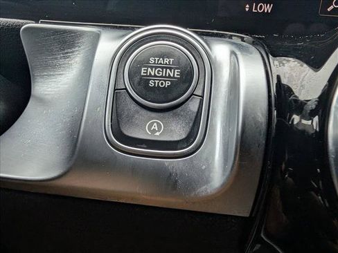Used 2021 Mercedes-Benz GLB 250 4MATIC image 31