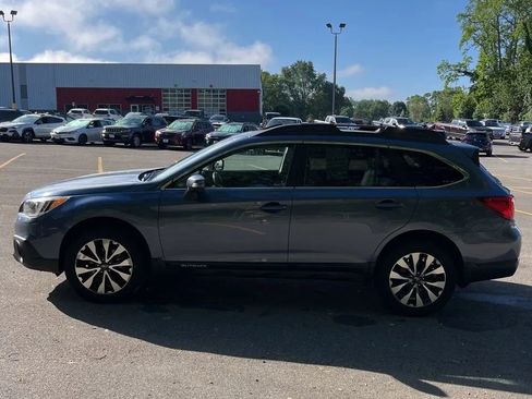 Used 2016 Subaru Outback 2.5i Limited AWD/4WD image 3