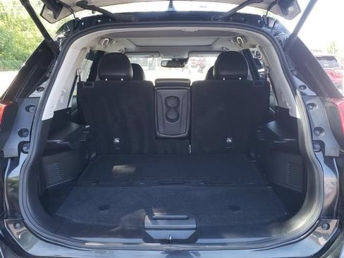 Used 2018 Nissan Rogue SL w/ Premium Package FWD image 5