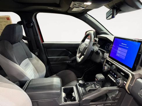 Used 2024 Toyota Tacoma TRD Sport image 16