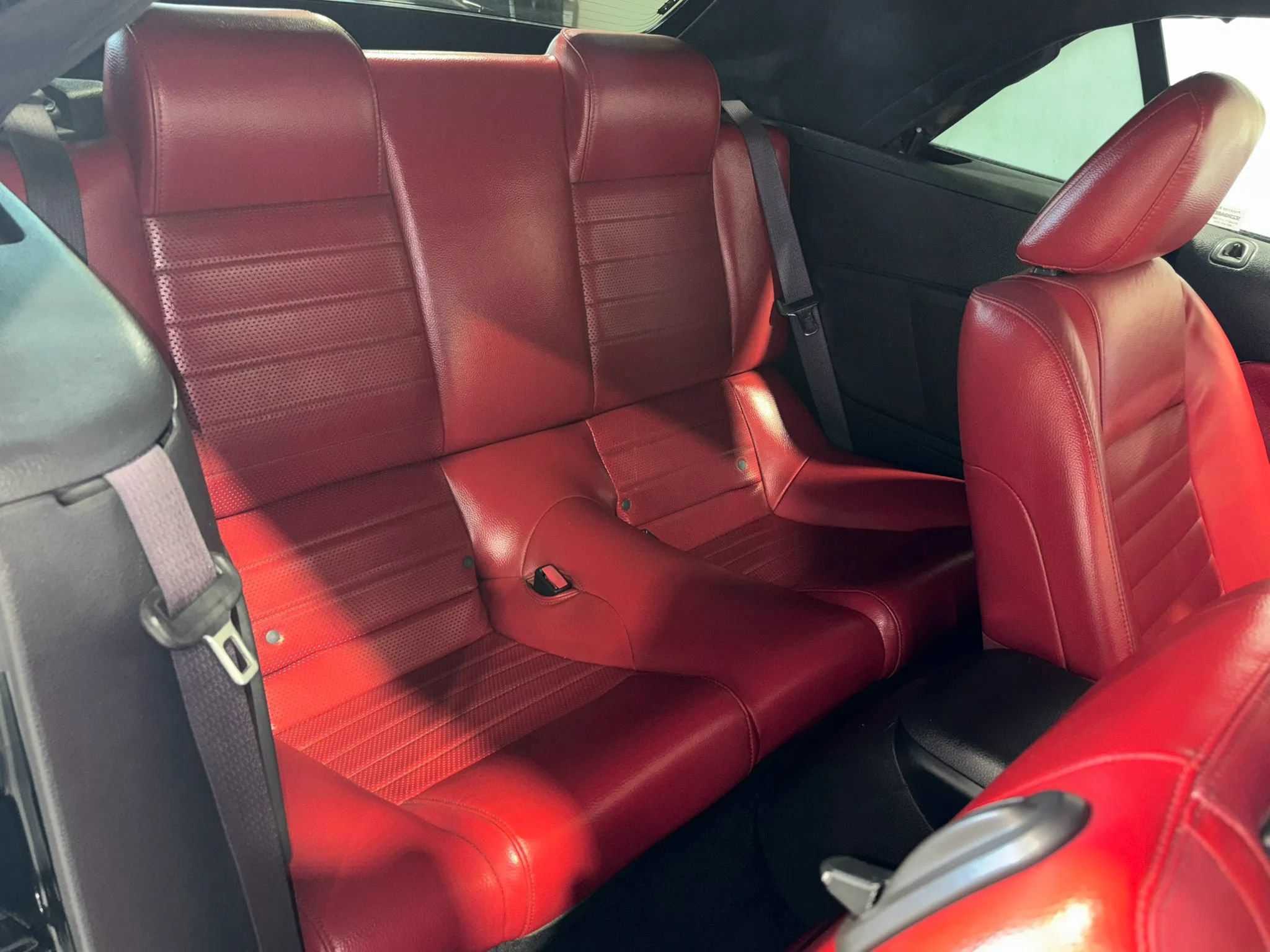 Used 2005 Ford Mustang GT Premium RWD image 21