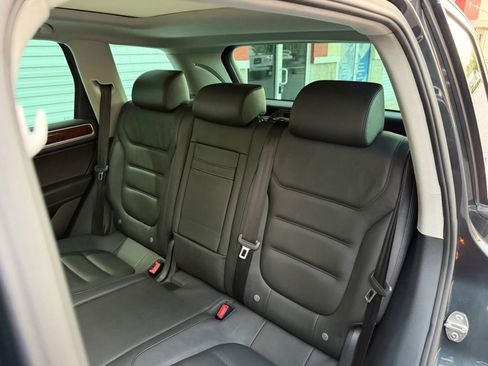 Used 2012 Volkswagen Touareg Sport AWD/4WD image 66