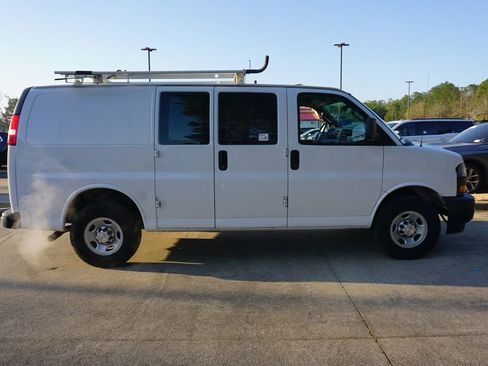 Used 2020 Chevrolet Express 2500 w/ Driver Convenience Package image 18