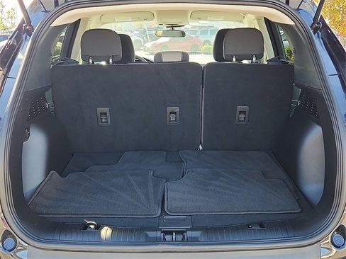 Used 2021 Ford Escape SE image 29