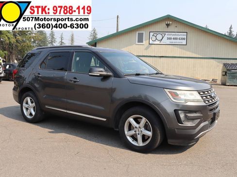 Used 2016 Ford Explorer XLT AWD/4WD image 11