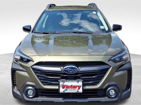 Certified 2025 Subaru Outback Premium AWD/4WD image 2