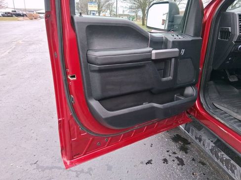 Used 2019 Ford F150 XLT w/ Equipment Group 302A Luxury image 9