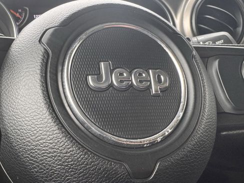 Used 2021 Jeep Wrangler Sport AWD/4WD image 20