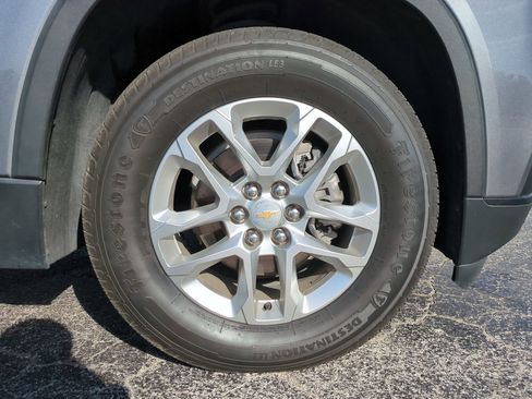 Used 2020 Chevrolet Traverse LS image 11