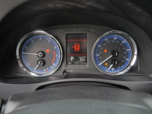 Certified 2019 Toyota Corolla LE FWD image 21