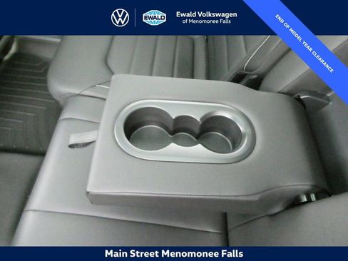 Certified 2025 Volkswagen Atlas SEL image 46
