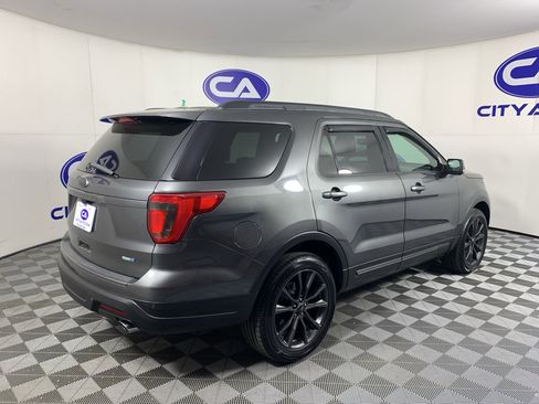 Used 2019 Ford Explorer XLT w/ Equipment Group 202A AWD/4WD image 3