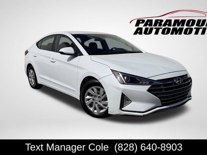 Used 2020 Hyundai Elantra SE w/ Cargo Package (C1)